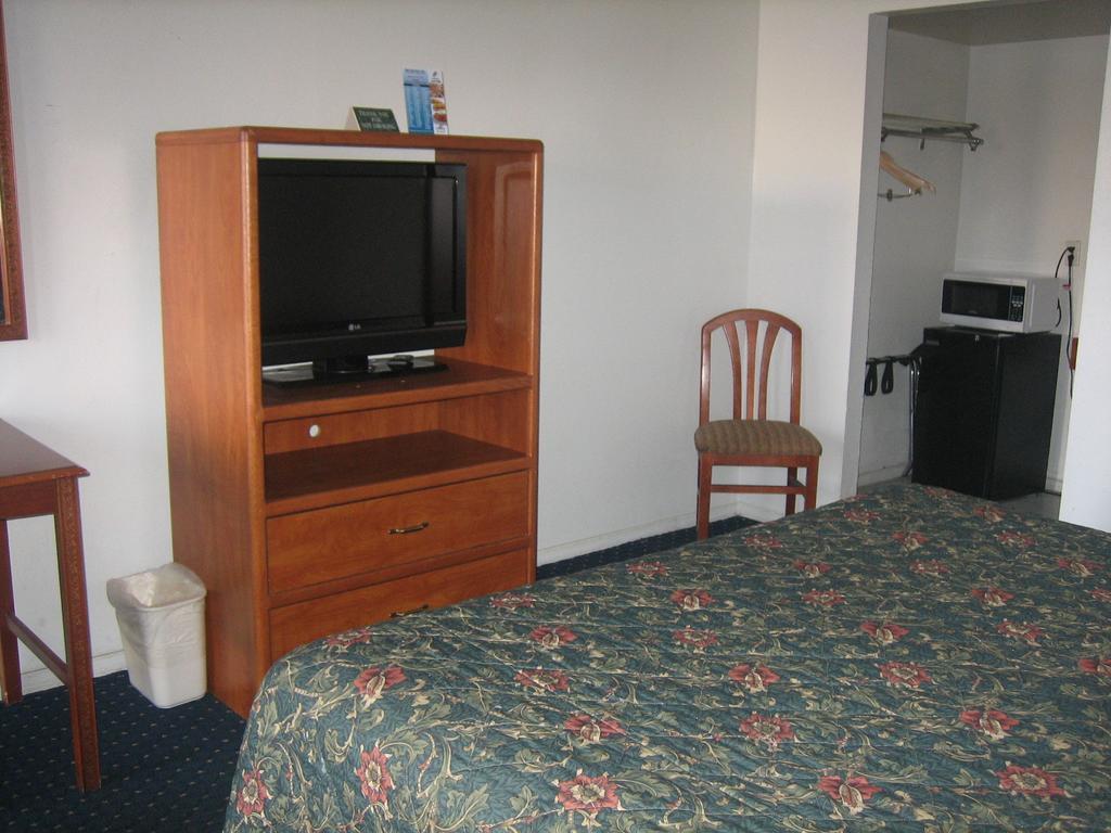 Best Interstate Inn Уит-Ридж Экстерьер фото