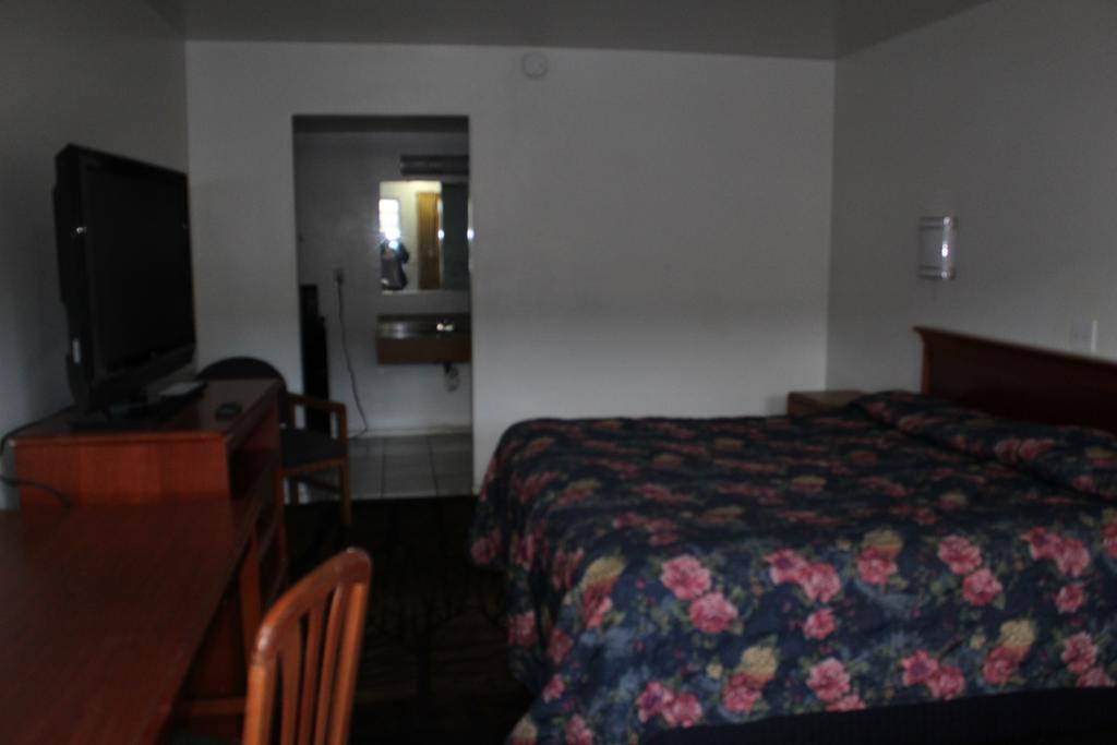 Best Interstate Inn Уит-Ридж Экстерьер фото